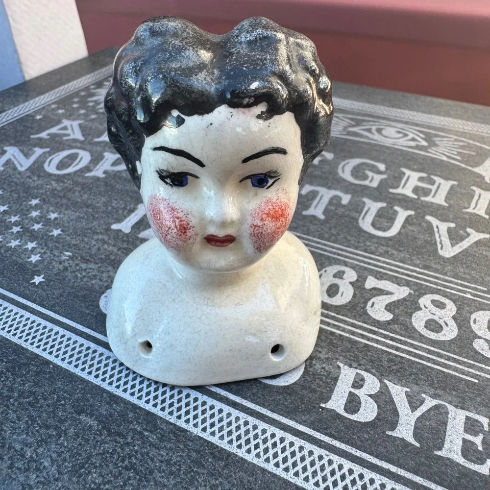 Vintage Small Porcelain Doll Head Black Hair Blue Eyes Craft Project Trinket‎